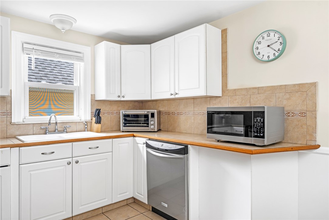 33 Upland Way Barrington, RI 02806 - Photo 13 of 33