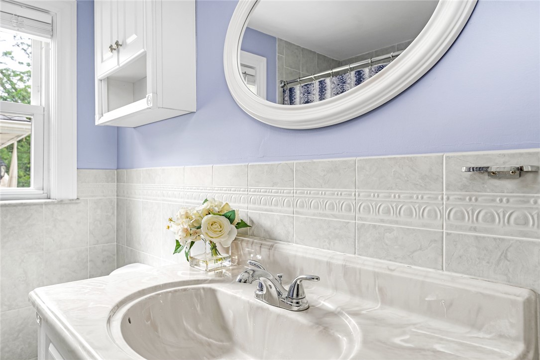 33 Upland Way Barrington, RI 02806 - Photo 17 of 33