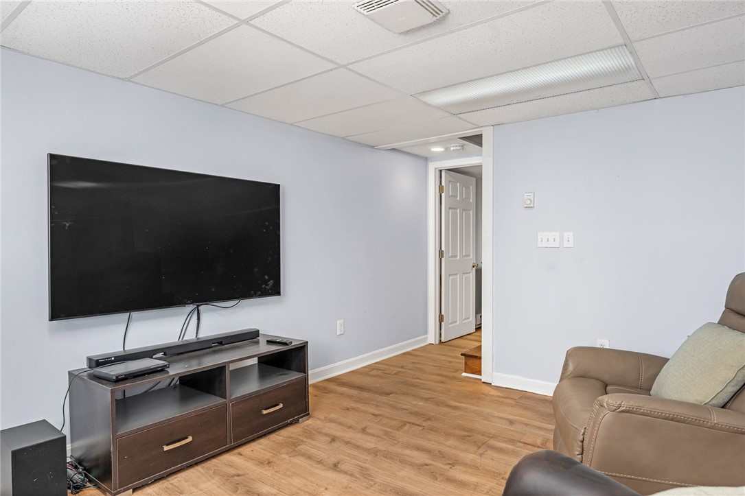 33 Upland Way Barrington, RI 02806 - Photo 28 of 33