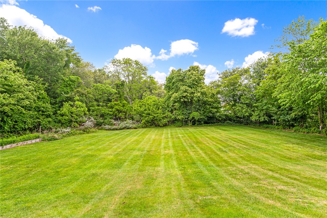 33 Upland Way Barrington, RI 02806 - Photo 5 of 33