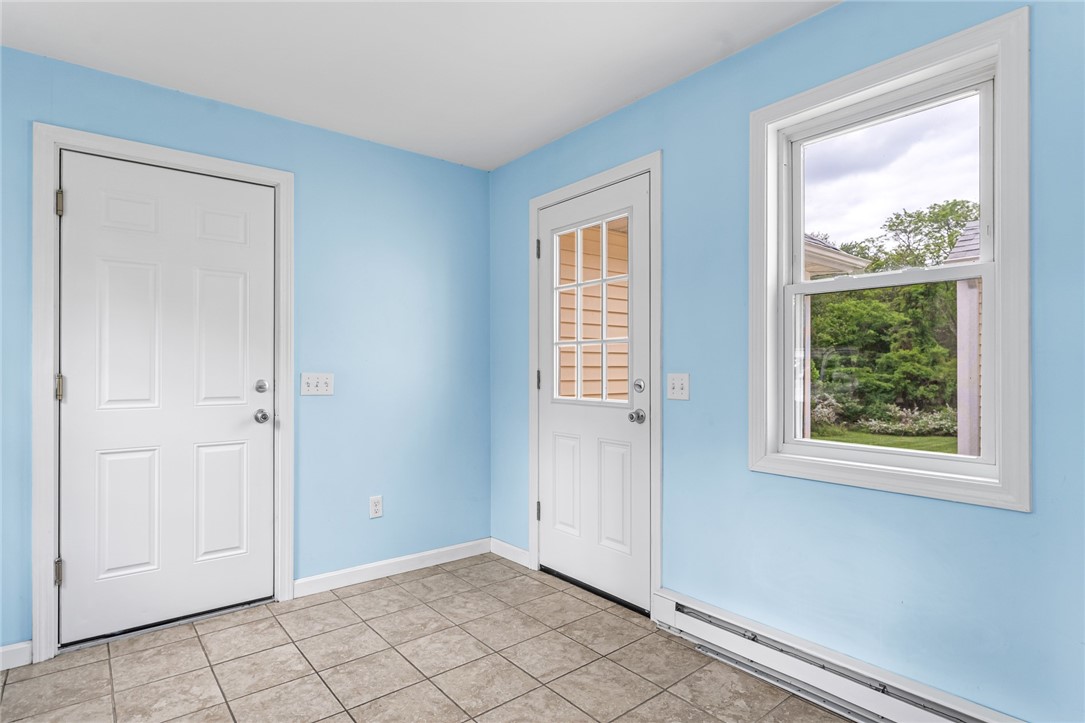 33 Upland Way Barrington, RI 02806 - Photo 8 of 33