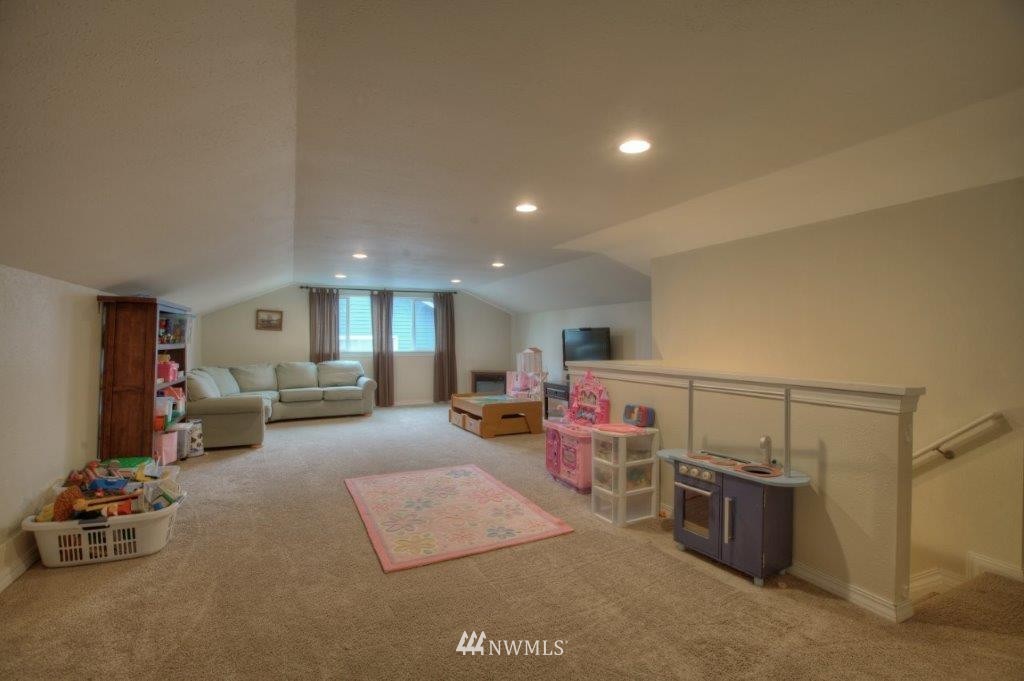 15840 Southeast 170th Street Renton, WA 98058 - Photo 12 of 19 Gallery Image 12
