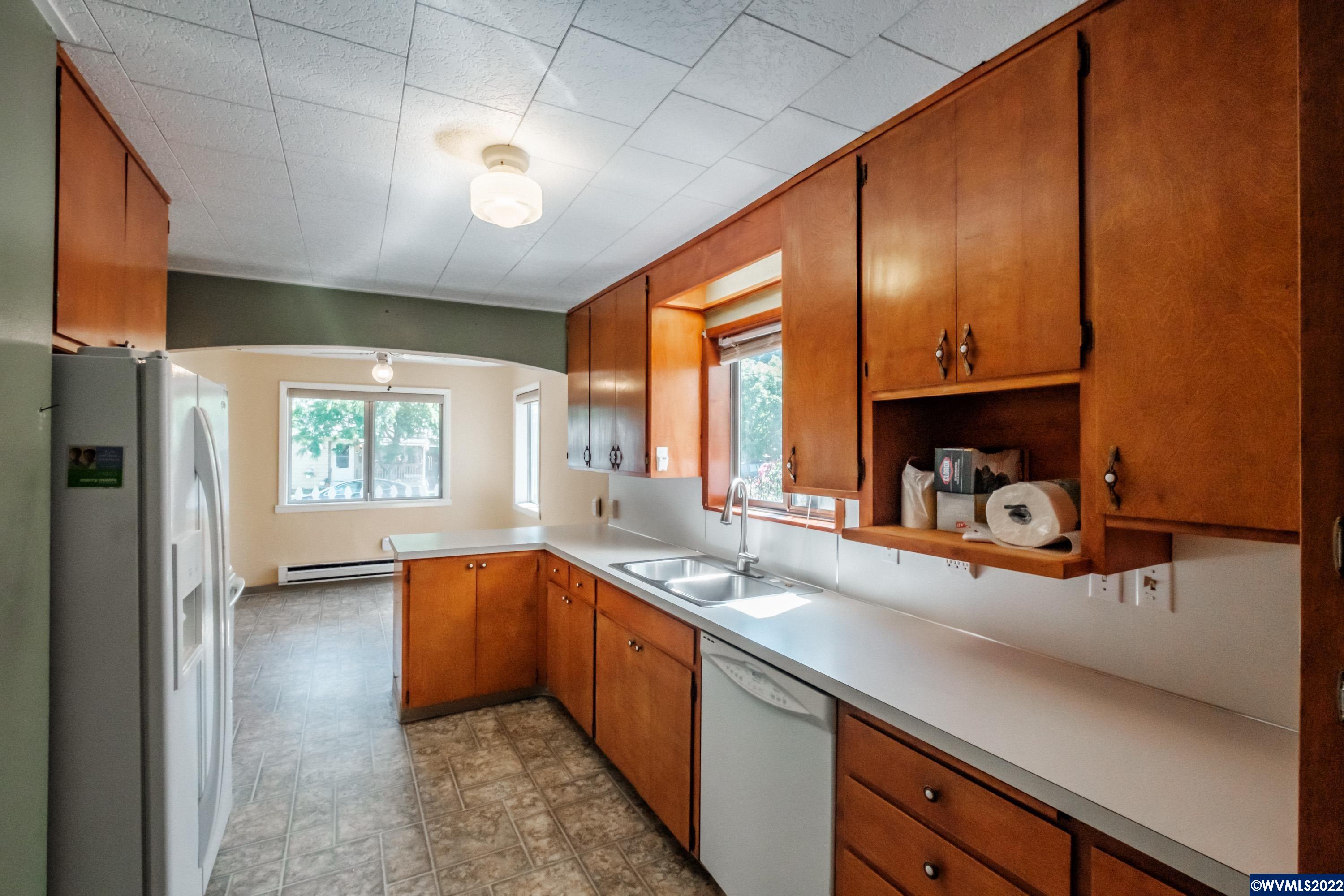 1075 Southwest 13th Avenue Albany, OR 97321 - Photo 15 of 42 Gallery Image 15