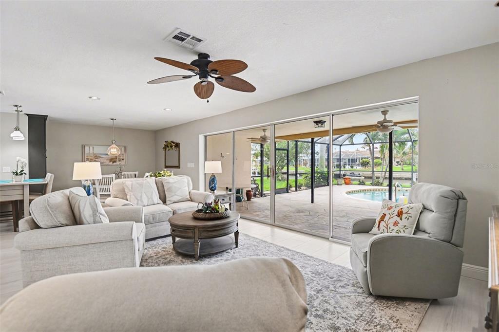 543 Belvedere Court Punta Gorda, FL 33950 - Photo 5 of 37