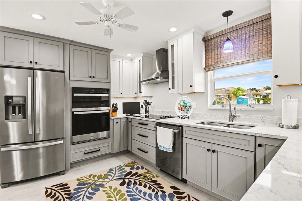 543 Belvedere Court Punta Gorda, FL 33950 - Photo 10 of 37