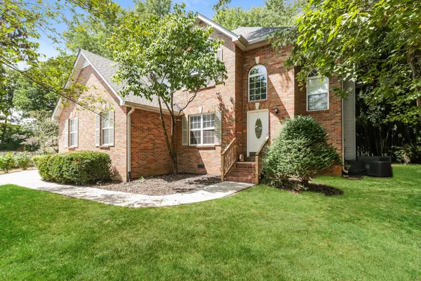 $435,000 | 305 Castlemere Court, Murfreesboro, TN 37130