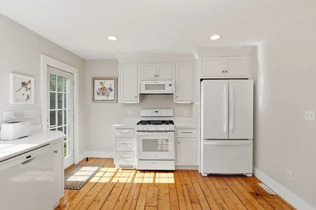 $3,950 | 11 Friendship Lane, Duxbury, MA 02332