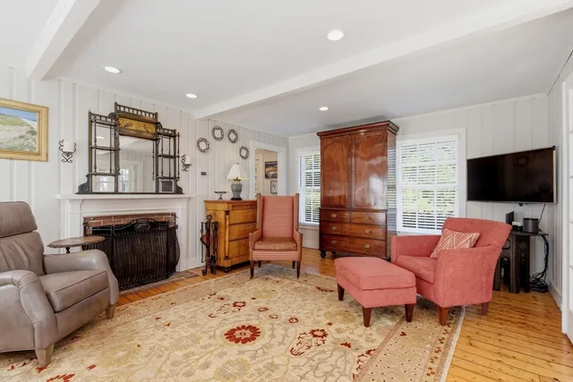 $3,950 | 11 Friendship Lane, Duxbury, MA 02332