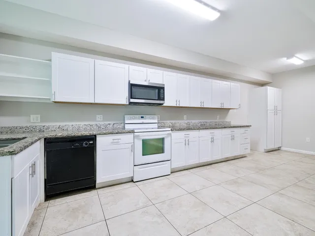 $369,900 | 12658 Briar Patch Drive, Houston, TX 77077