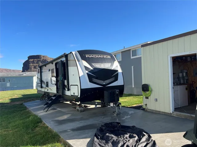 a picture of outdoor space with seating area