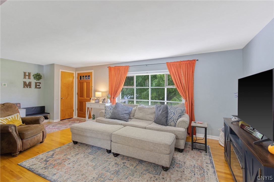 7 Devon Place Camillus, NY 13031 - Photo 6 of 43