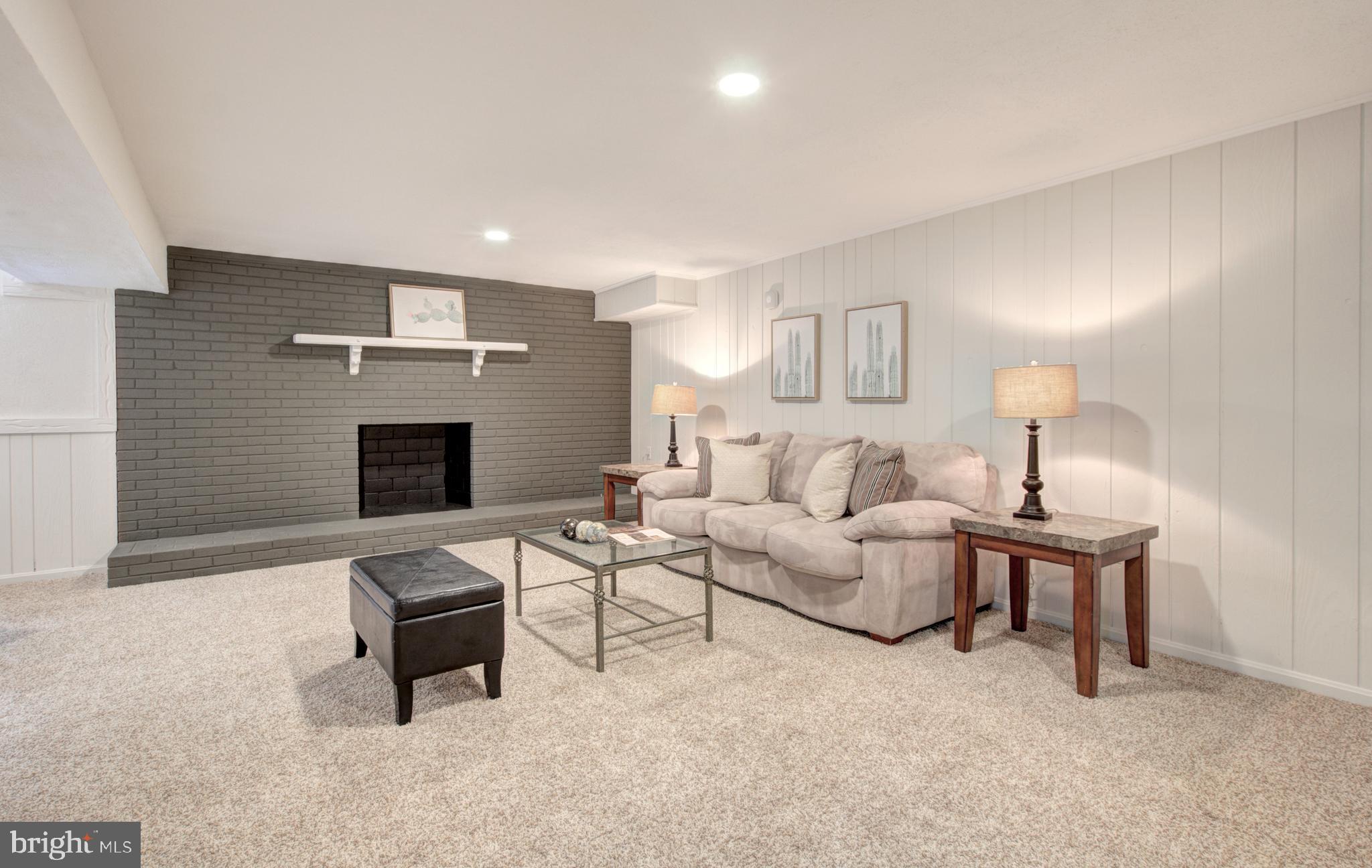 8105 West Point Drive Springfield, VA 22153 - Photo 23 of 32 Family Room
