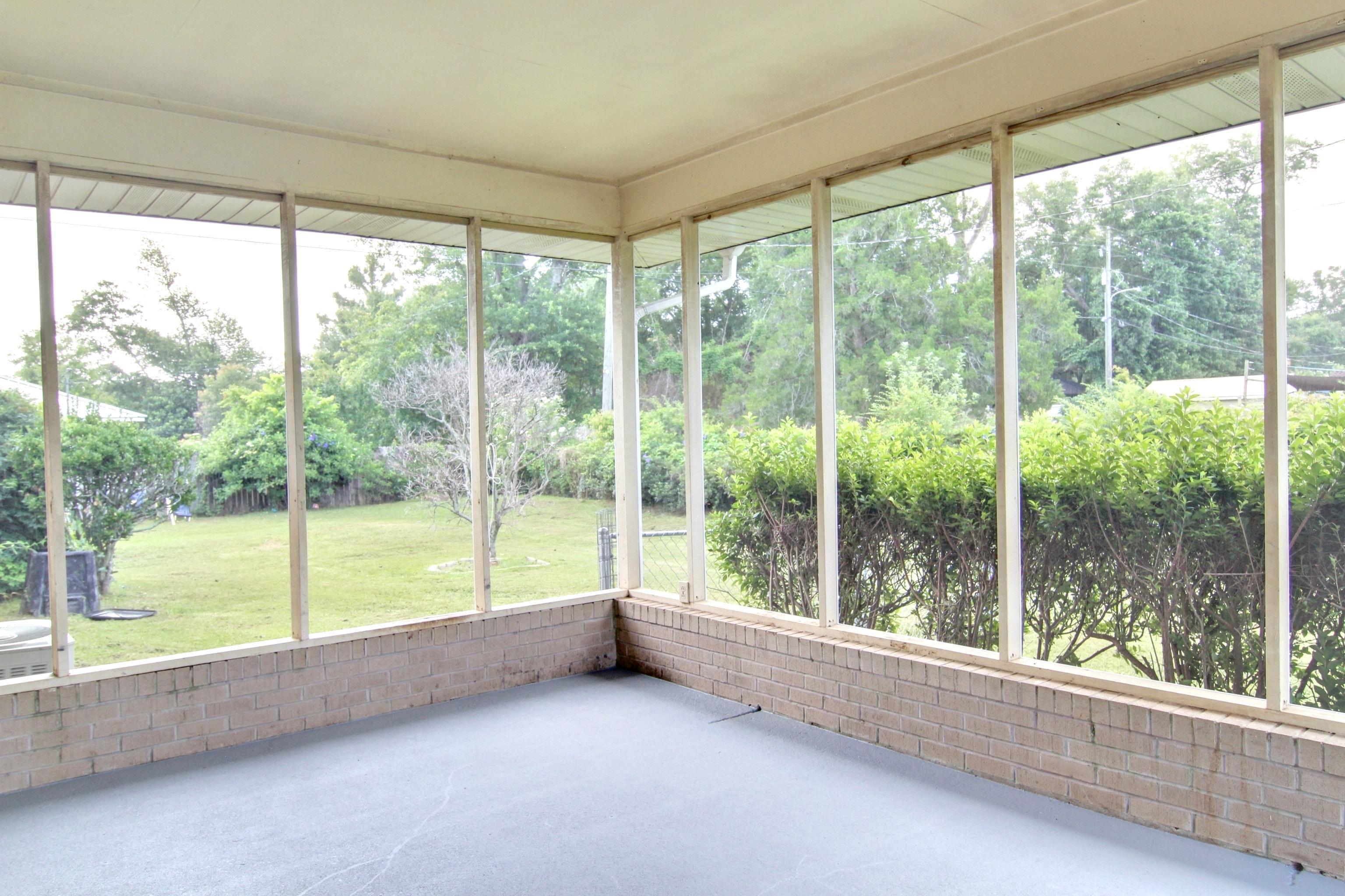700 East Myrtle Avenue Foley, AL 36535 - Photo 5 of 28 Back Screened Porch