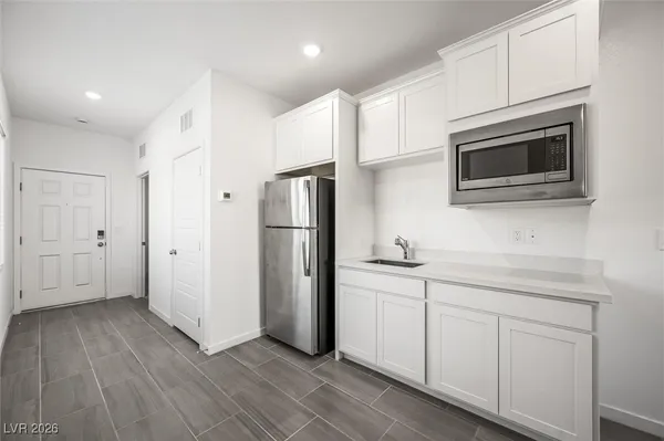 $2,900 | 8327 Aurora Rdg Avenue, Las Vegas, NV 89147