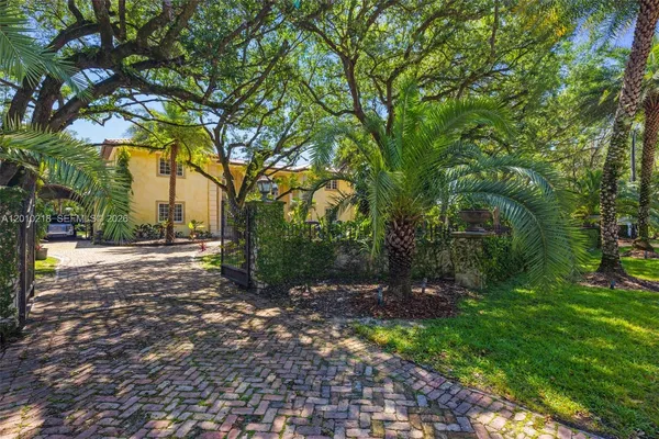 $22,000 | 6905 Southwest 75th Avenue, Miami, FL 33143