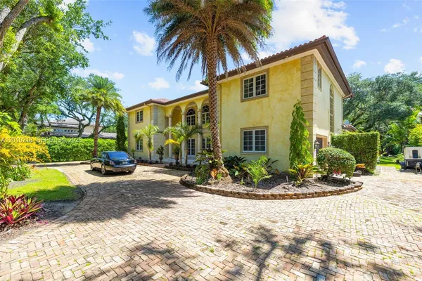 $22,000 | 6905 Southwest 75th Avenue, Miami, FL 33143