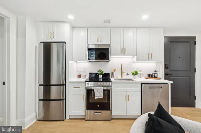 $3,650 | 135 South 19th Street, Unit 407, Philadelphia, PA 19103