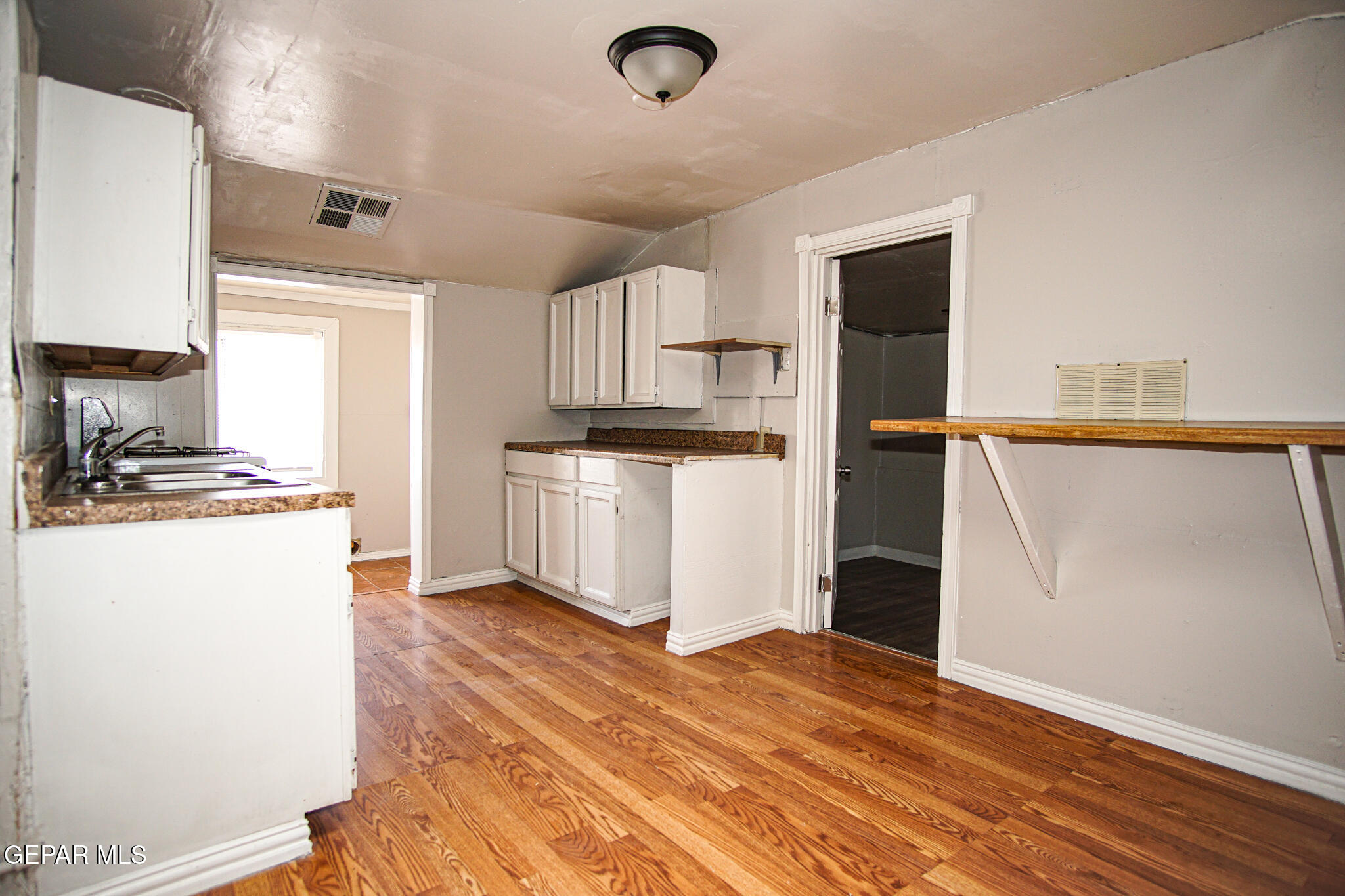 7161 Dale Road, Unit 2 El Paso, TX 79915 - Photo 6 of 13 6. Kitchen