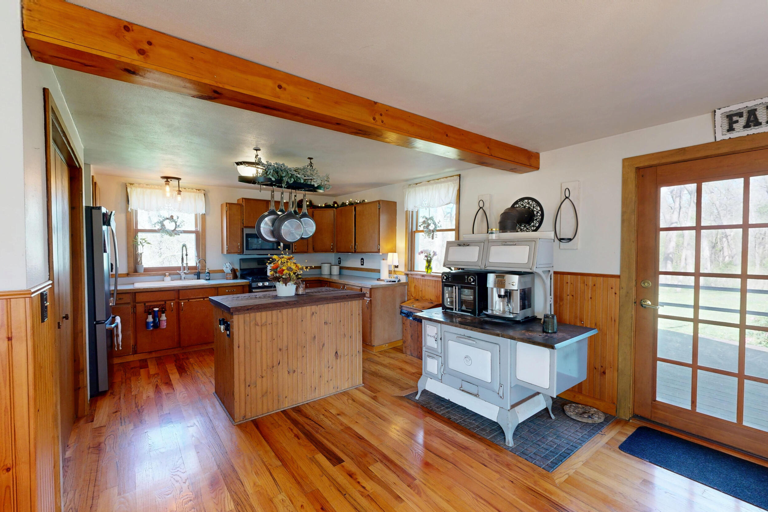 N2312 County Road Fort Atkinson, WI 53538 - Photo 8 of 46 Kitchen