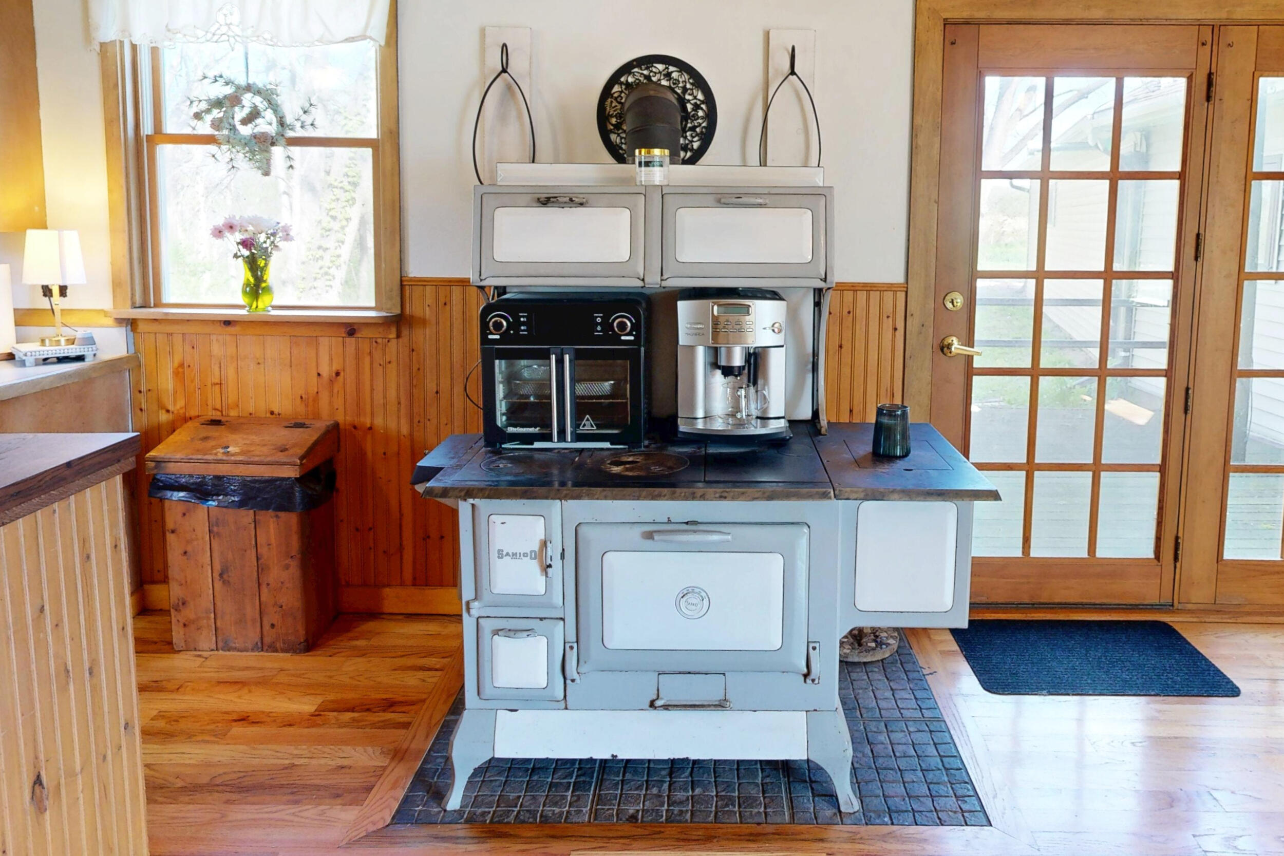 N2312 County Road Fort Atkinson, WI 53538 - Photo 5 of 46 Stove