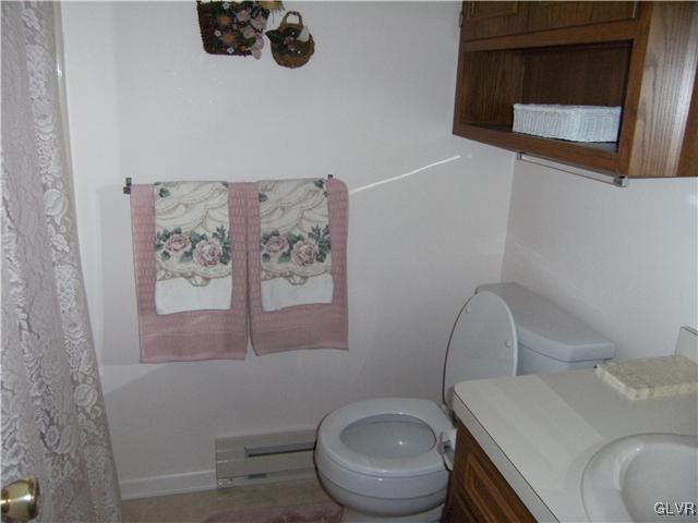 930 Cold Spring Road Allentown, PA 18103 - Photo 14 of 20 Gallery Image 14