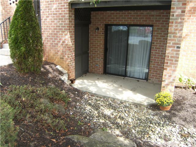 930 Cold Spring Road Allentown, PA 18103 - Photo 2 of 20 Gallery Image 2
