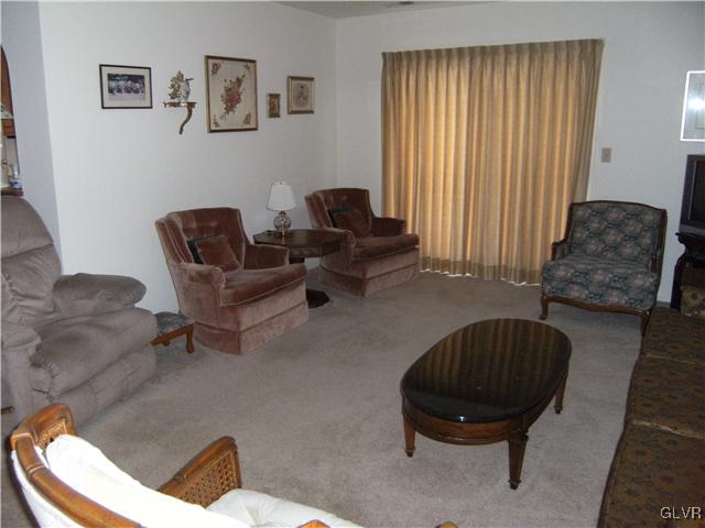 930 Cold Spring Road Allentown, PA 18103 - Photo 3 of 20 Gallery Image 3