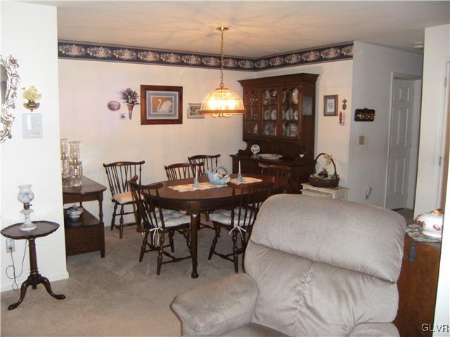 930 Cold Spring Road Allentown, PA 18103 - Photo 4 of 20 Gallery Image 4