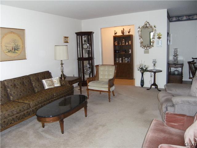 930 Cold Spring Road Allentown, PA 18103 - Photo 5 of 20 Gallery Image 5