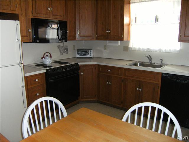 930 Cold Spring Road Allentown, PA 18103 - Photo 7 of 20 Gallery Image 7
