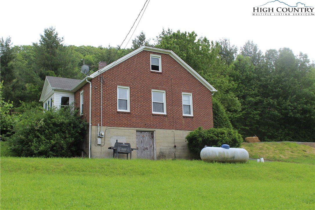 252 Pine Hill Road Boone, NC 28607 - Photo 4 of 14 Gallery Image 4