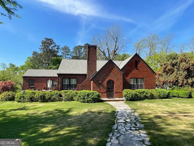 $1,950 | 329 Country Club Road, LaGrange, GA 30240