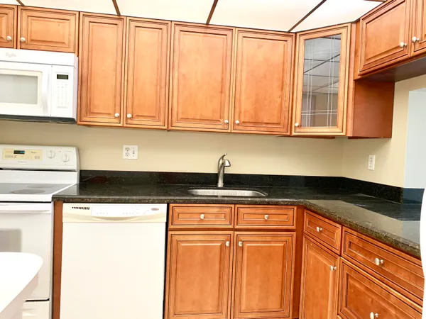 $1,950 | 2312 South Cypress Bend Drive, Unit 209, Pompano Beach, FL 33069