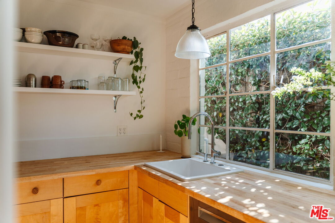 10514 Silverton Avenue Tujunga, CA 91042 - Photo 15 of 49