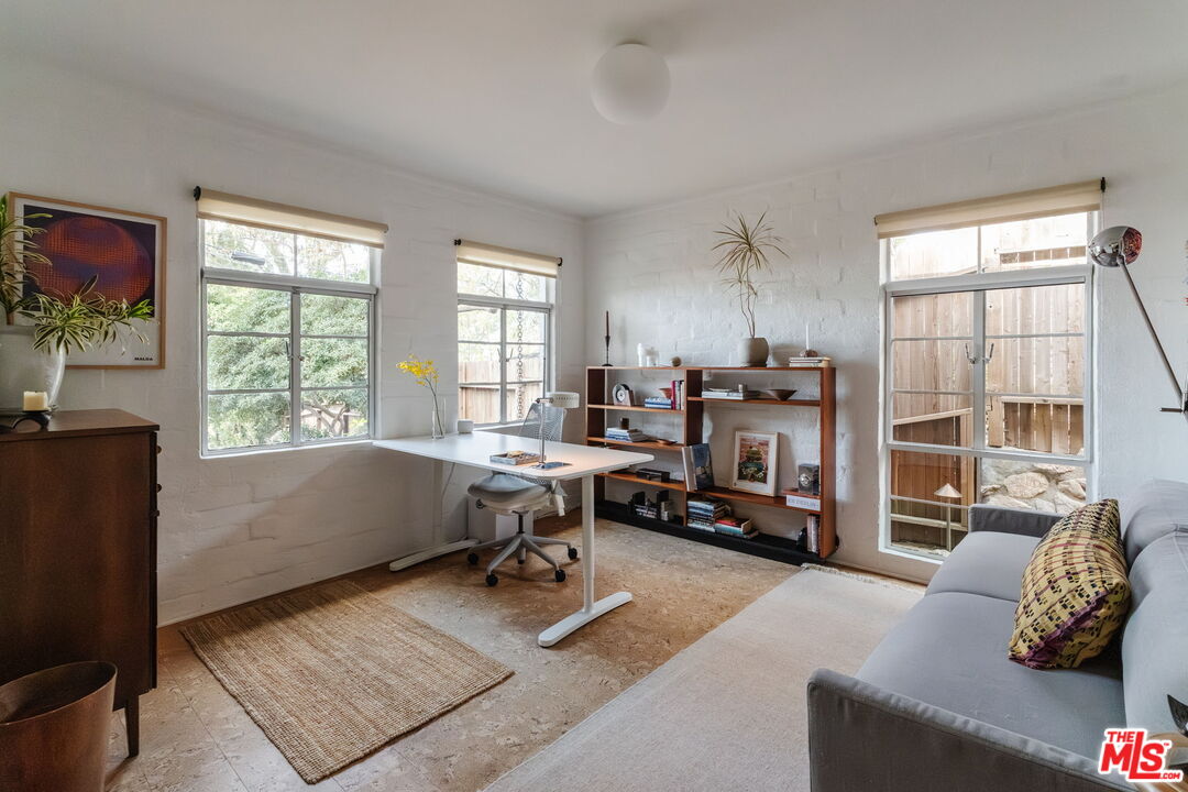 10514 Silverton Avenue Tujunga, CA 91042 - Photo 18 of 49