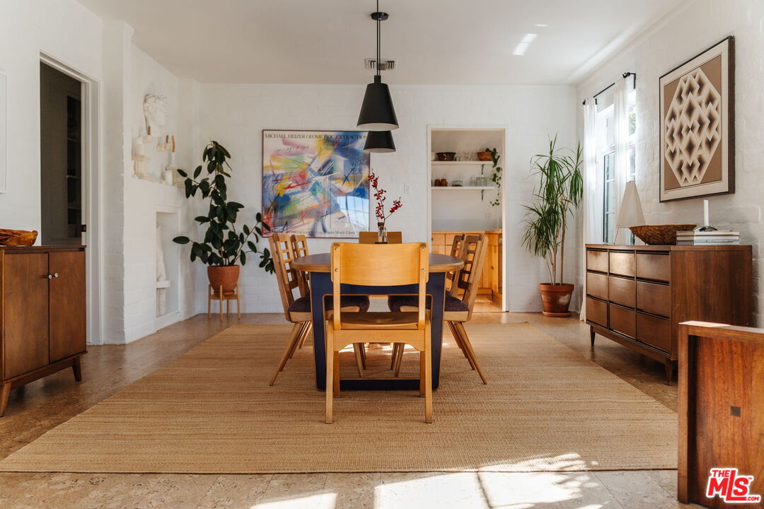 10514 Silverton Avenue Tujunga, CA 91042 - Photo 10 of 49