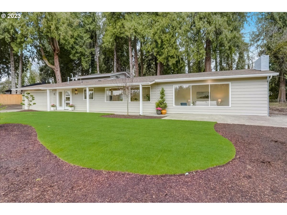 2017 Southwest Mossy Brae Road West Linn, OR 97068 - Photo 1 of 44 Gallery Image 1