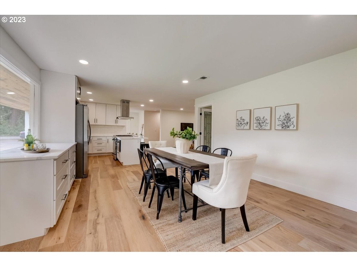 2017 Southwest Mossy Brae Road West Linn, OR 97068 - Photo 11 of 44 Gallery Image 11