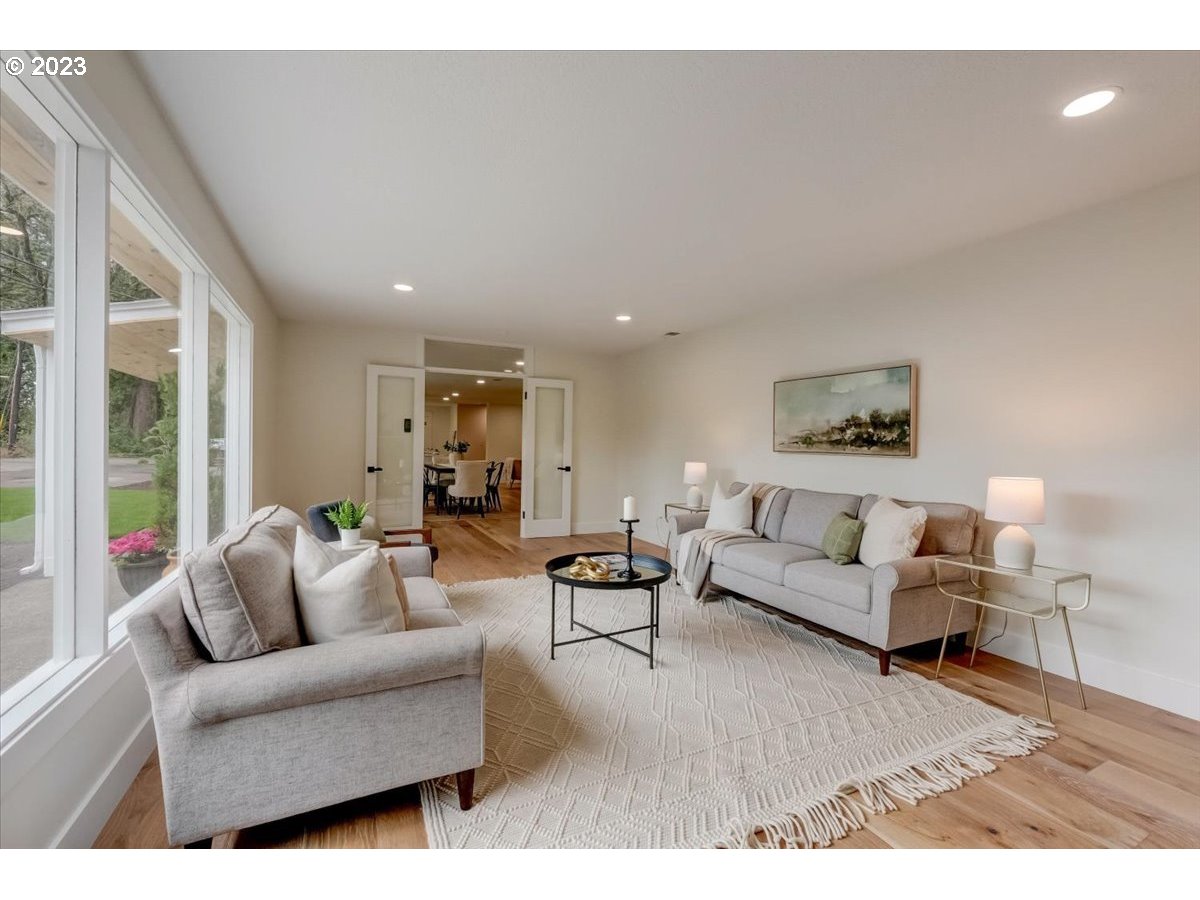 2017 Southwest Mossy Brae Road West Linn, OR 97068 - Photo 16 of 44 Gallery Image 16