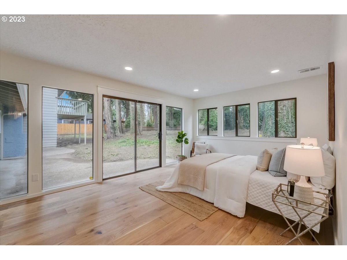 2017 Southwest Mossy Brae Road West Linn, OR 97068 - Photo 18 of 44 Gallery Image 18