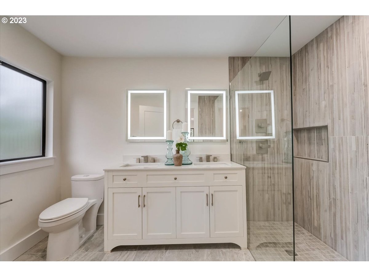 2017 Southwest Mossy Brae Road West Linn, OR 97068 - Photo 21 of 44 Gallery Image 21