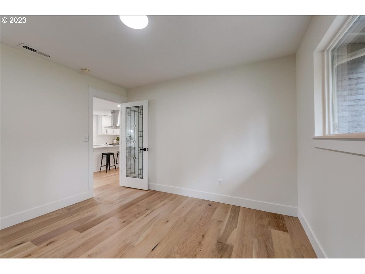 2017 Southwest Mossy Brae Road West Linn, OR 97068 - Photo 23 of 44 Gallery Image 23
