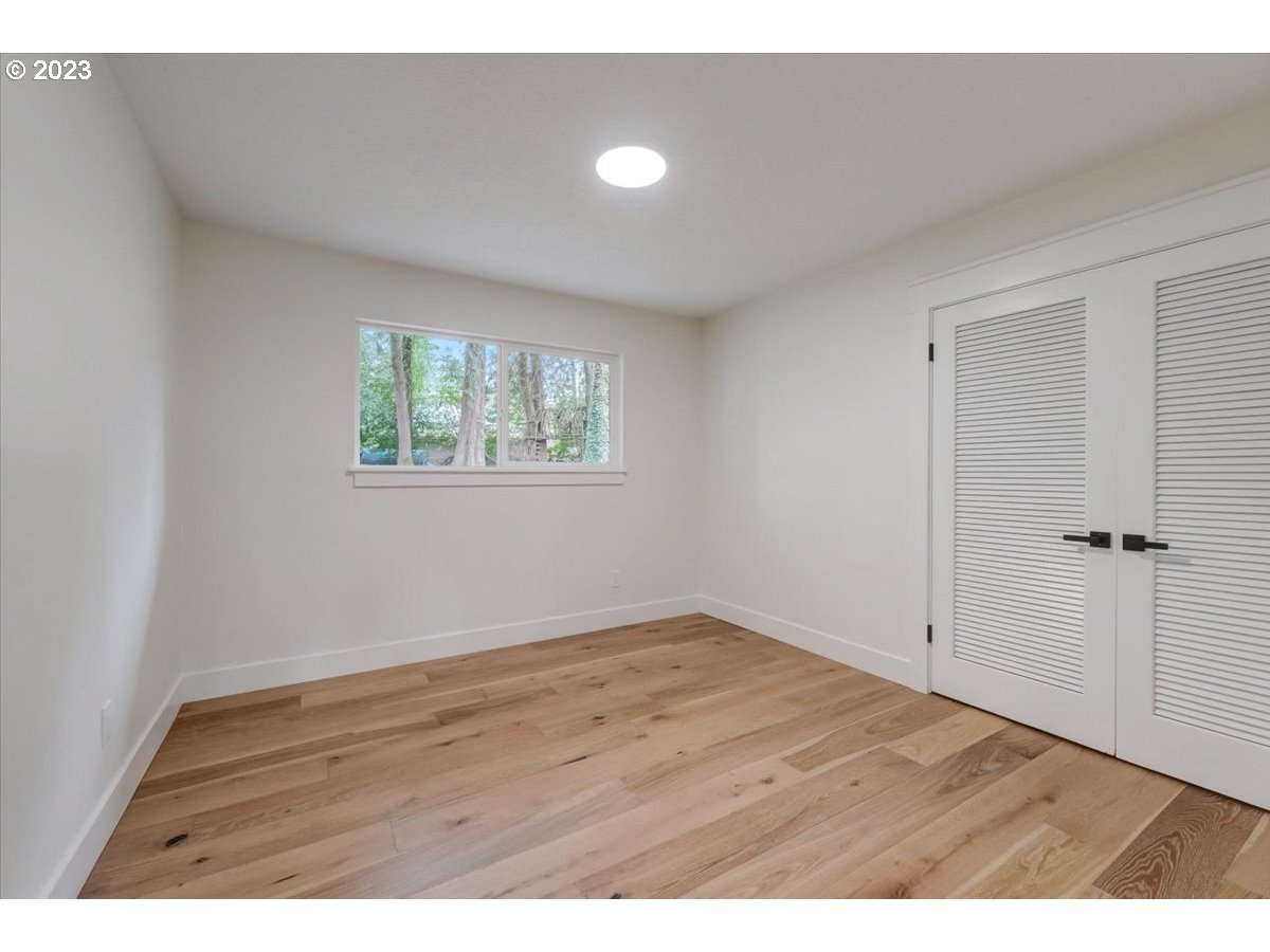 2017 Southwest Mossy Brae Road West Linn, OR 97068 - Photo 24 of 44 Gallery Image 24