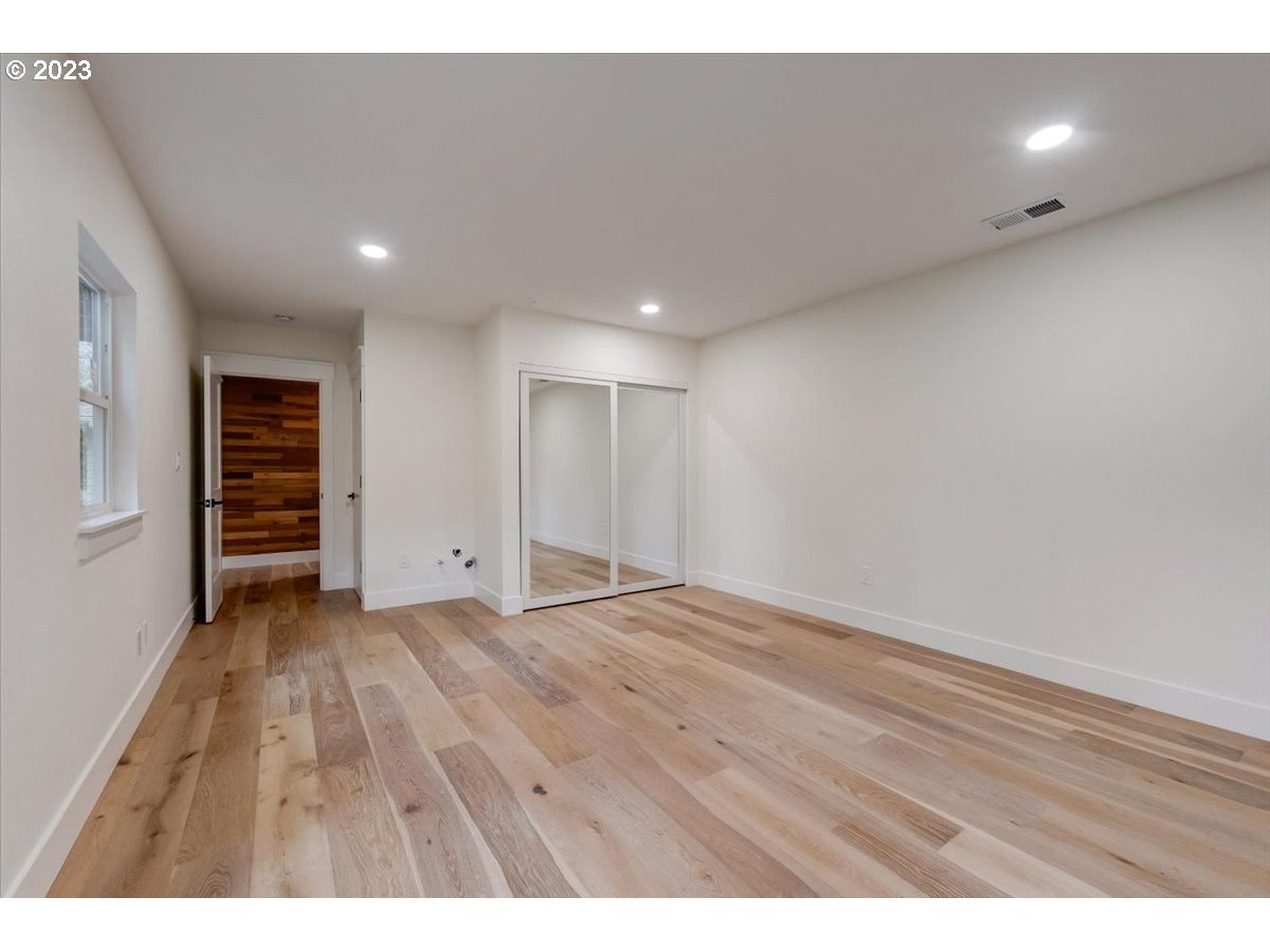 2017 Southwest Mossy Brae Road West Linn, OR 97068 - Photo 27 of 44 Gallery Image 27