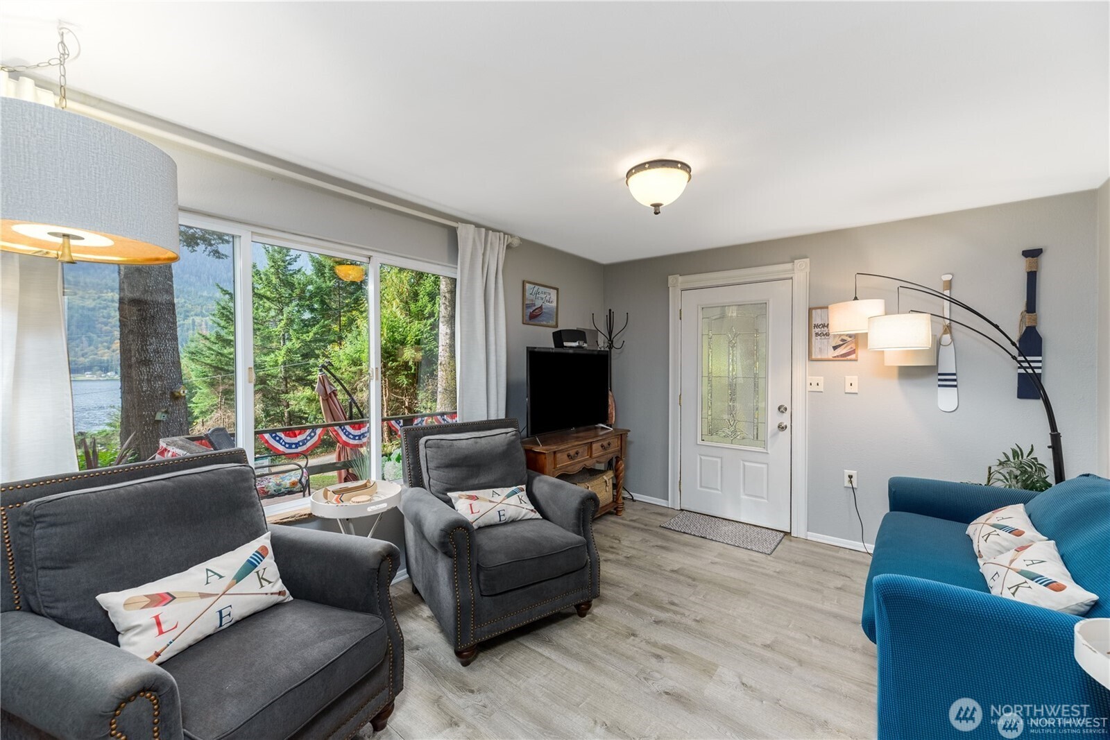 17 Thompson Point Road Port Angeles, WA 98363 - Photo 3 of 24