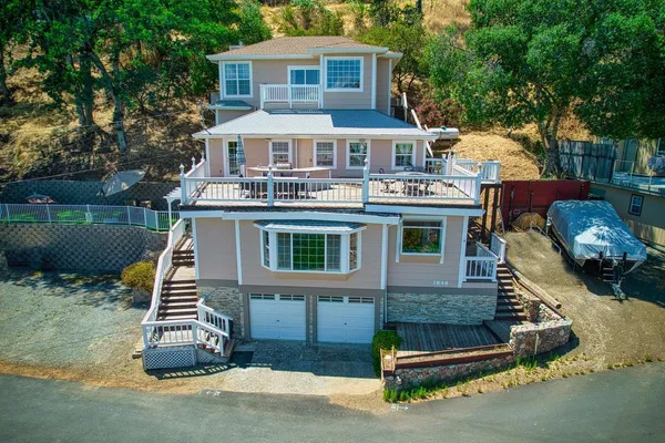 $689,000 | 3848 Mariposa Drive, Clearlake, CA 95422