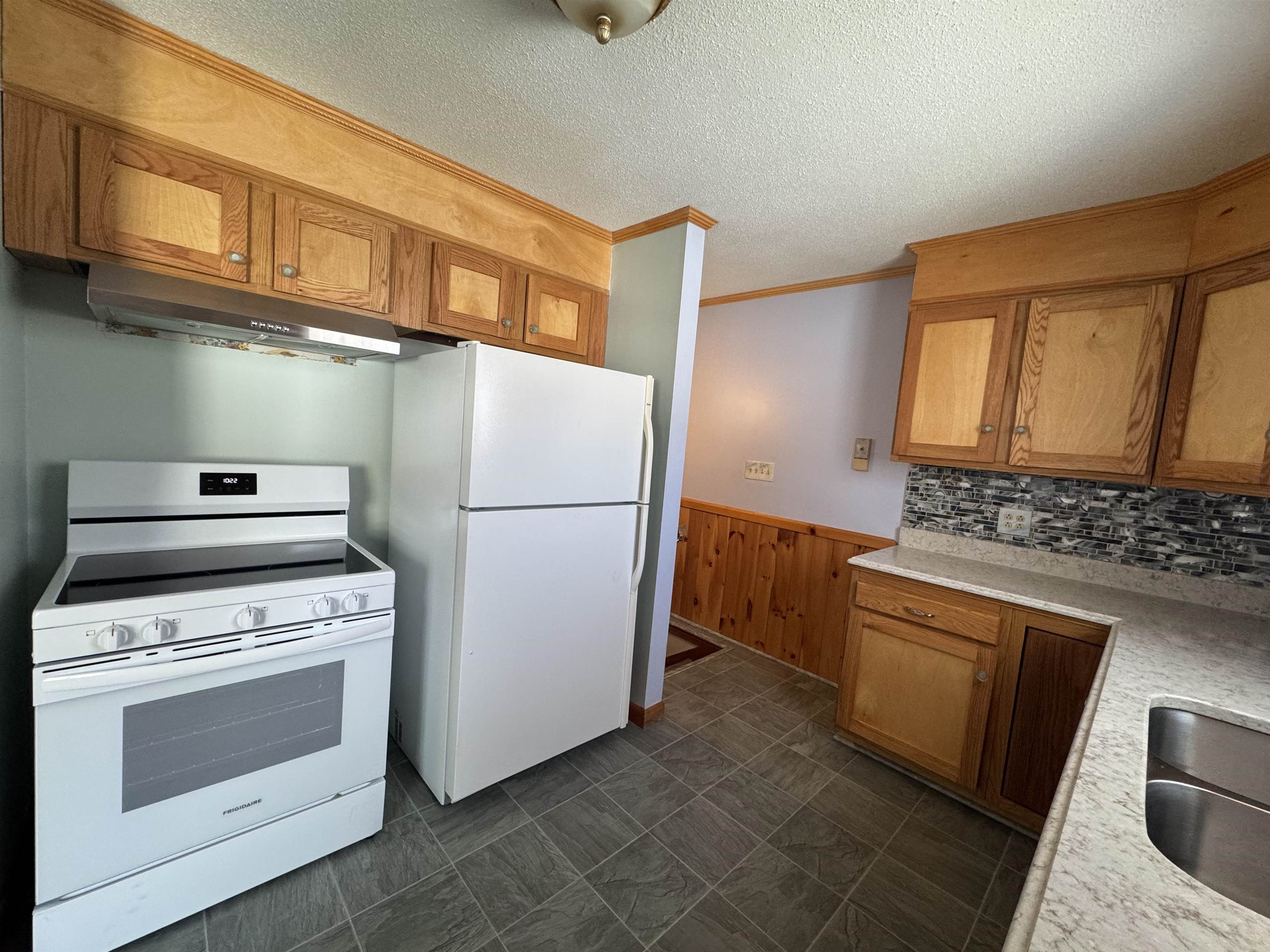 1758 East Road Bennington, VT 05201 - Photo 8 of 33