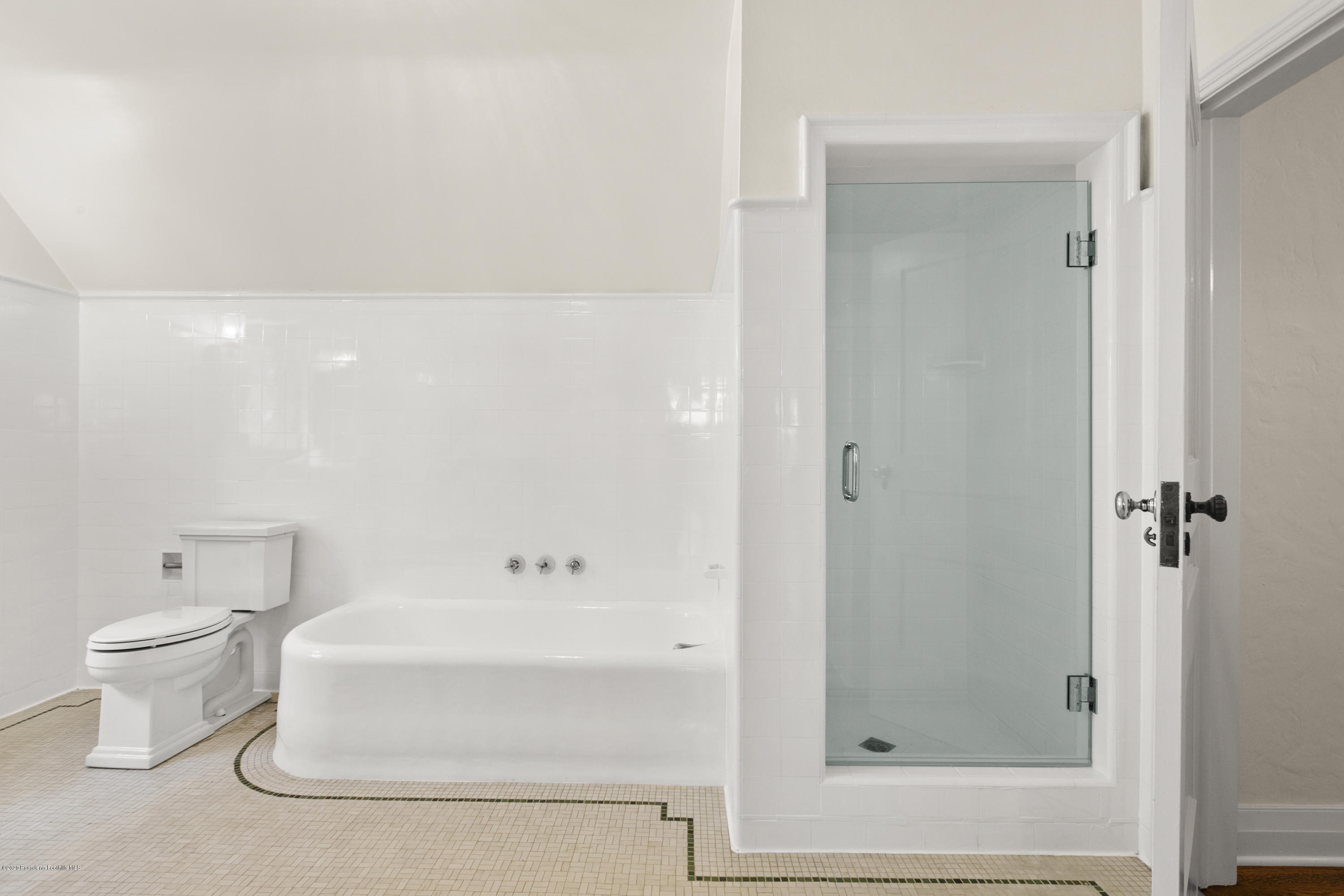 1701 East Altadena Drive Altadena, CA 91001 - Photo 32 of 36