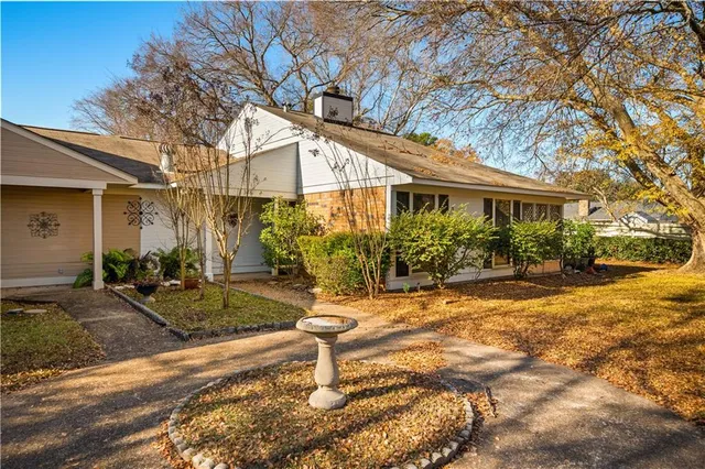 $179,900 | 528 Oakland Drive, Natchitoches, LA 71457