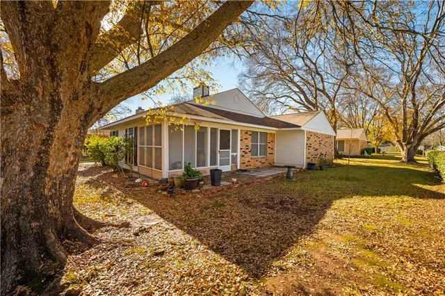 $179,900 | 528 Oakland Drive, Natchitoches, LA 71457